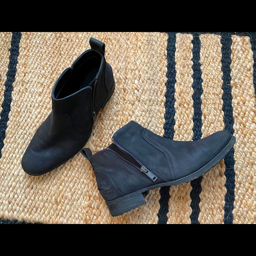 UGG Women’s AUREO ll Ankle Boot